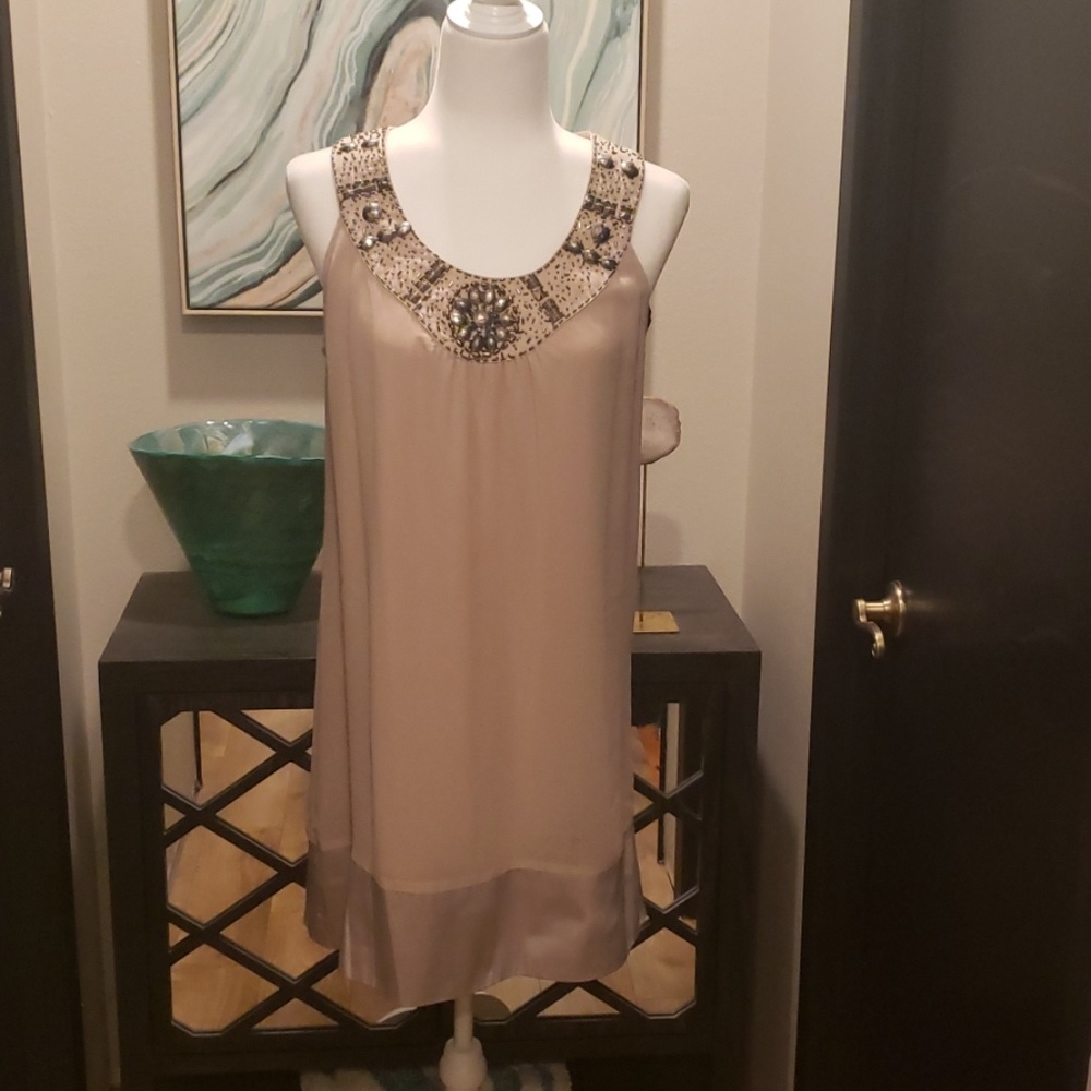 💜 Pretty and Feminine Dress by Theme 💜